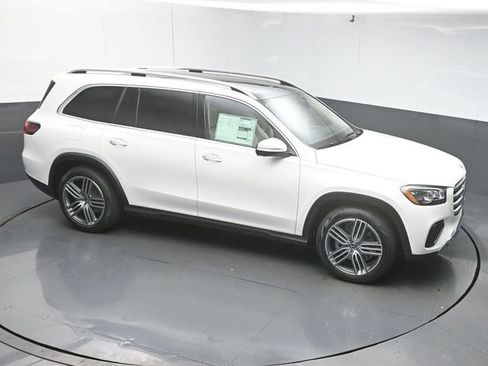 Used 2026 Mercedes-Benz GLS 450 4MATIC image 45