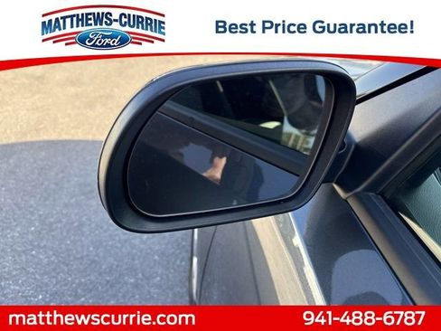 Used 2025 Kia Soul LX FWD image 8