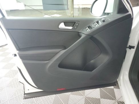 Used 2017 Volkswagen Tiguan Wolfsburg Edition image 28