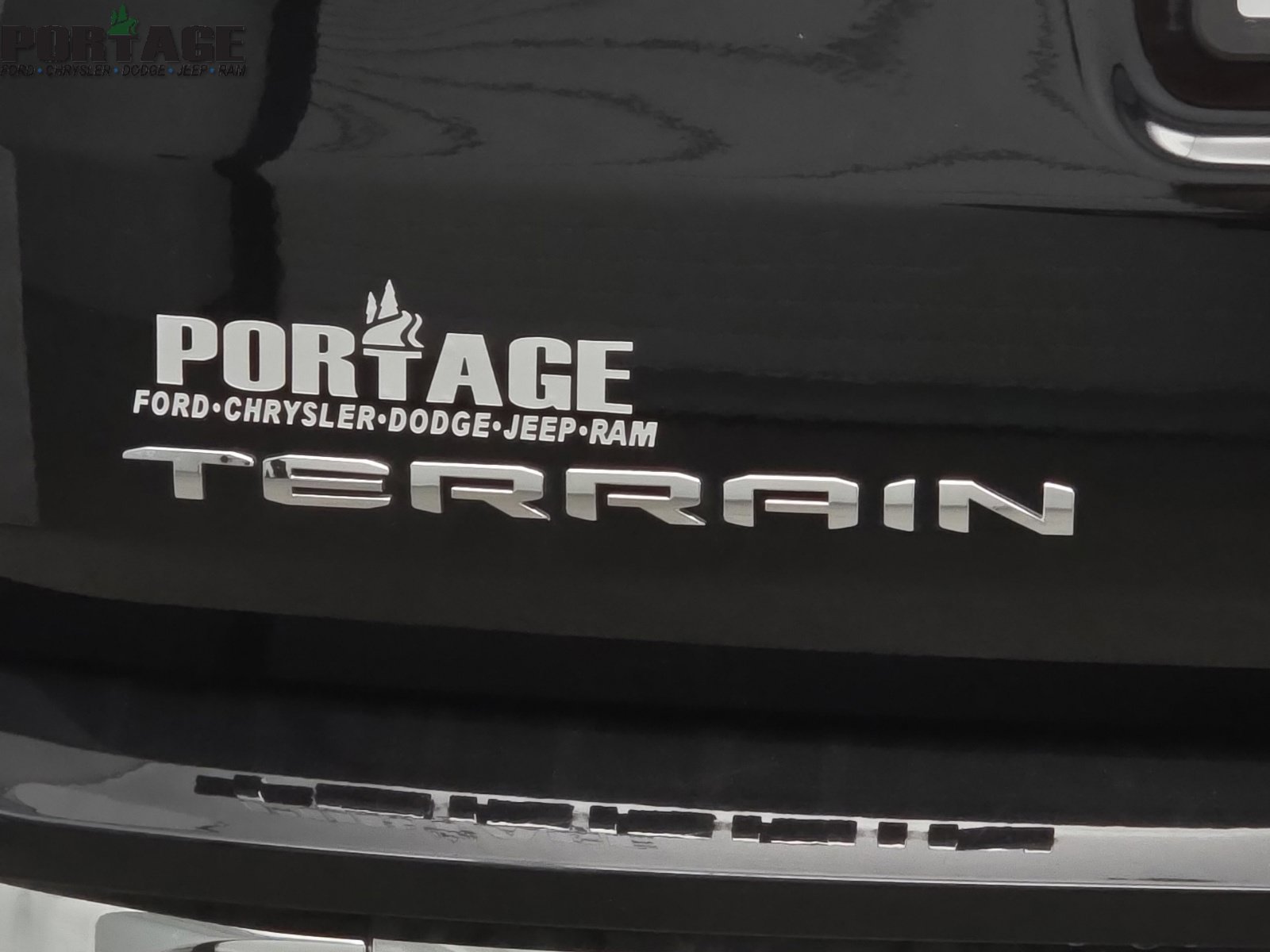 Used 2023 GMC Terrain Denali w/ LPO, Floor Liner Package AWD/4WD image 11