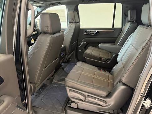 New 2026 Chevrolet Suburban High Country AWD/4WD image 15