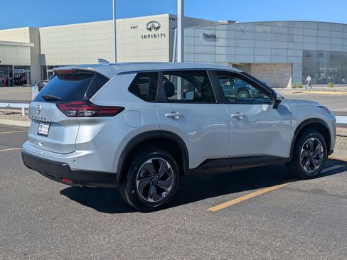 Certified 2025 Nissan Rogue SV FWD image 8