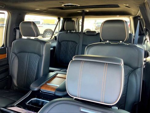 Used 2024 Jeep Grand Wagoneer L Series III image 34