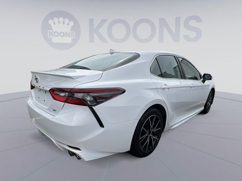 Used 2021 Toyota Camry SE image 5