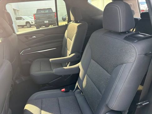 Certified 2024 Chevrolet Traverse LT FWD image 6