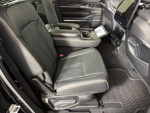 Used 2024 Jeep Grand Wagoneer L Series III w/ Rear Seat Video Group 1 AWD/4WD image 16