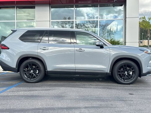 Certified 2025 Toyota Grand Highlander AWD Hybrid image 4