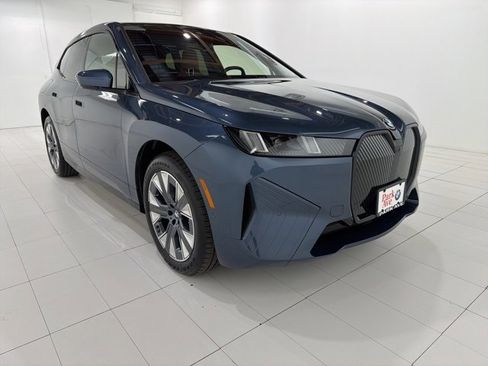 Used 2026 BMW iX xDrive45 image 7