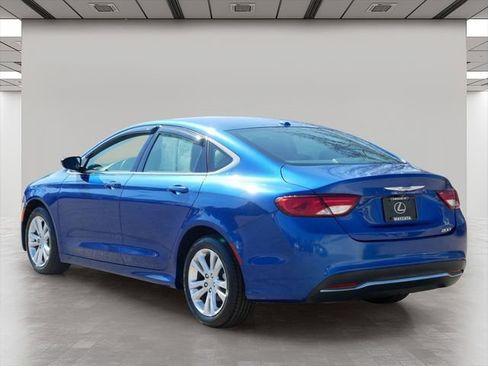 Used 2015 Chrysler 200 Limited w/ Convenience Group FWD image 4