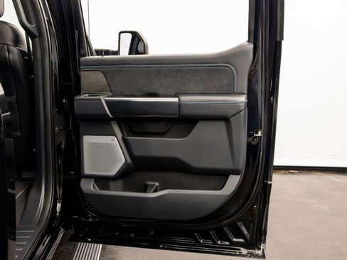 Used 2025 Ford F250 Platinum w/ FX4 Off-Road Package AWD/4WD image 39