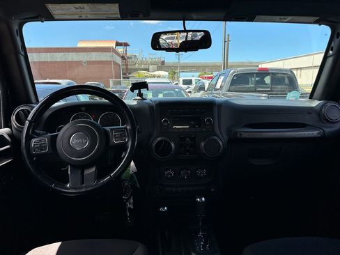 Used 2018 Jeep Wrangler Unlimited Sport S AWD/4WD image 14