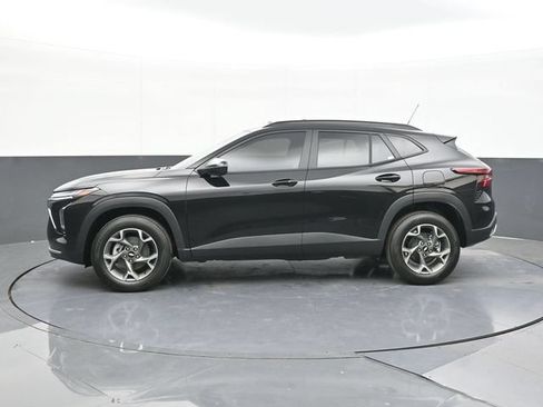 New 2026 Chevrolet Trax LT w/ LT Convenience Package FWD image 6