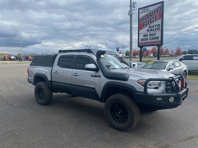 Used 2017 Toyota Tacoma TRD Off-Road w/ Tow Package (A/T)