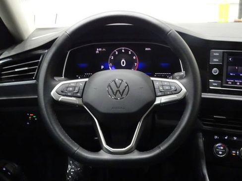 Used 2024 Volkswagen Jetta SE image 22