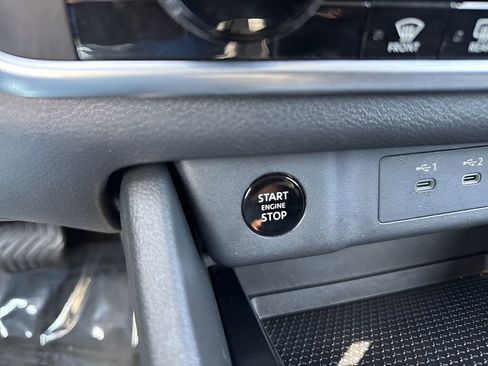 Used 2025 Nissan Rogue SV image 20