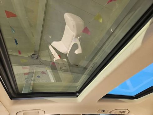 Used 2015 Mercedes-Benz GLK 350 2WD w/ Premium 1 Package image 34