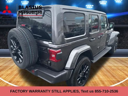 Used 2025 Jeep Wrangler Sahara 4xe image 5