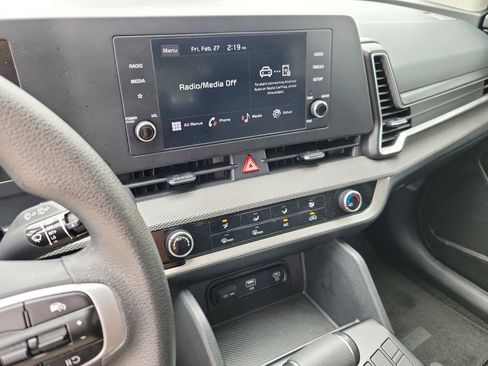 Used 2025 Kia Sportage LX image 22