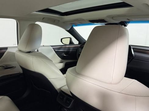 Used 2024 Lexus ES 350 w/ Premium Package FWD image 35
