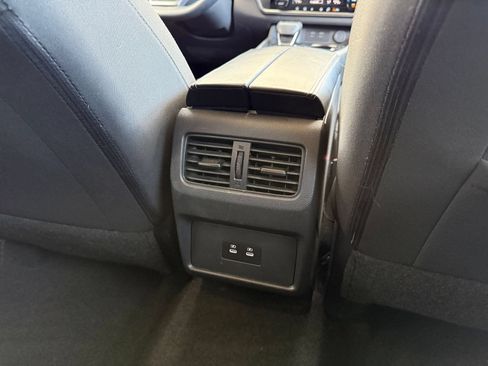 Used 2025 Nissan Rogue SV AWD/4WD image 25