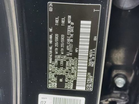 Used 2024 Toyota Grand Highlander AWD image 16