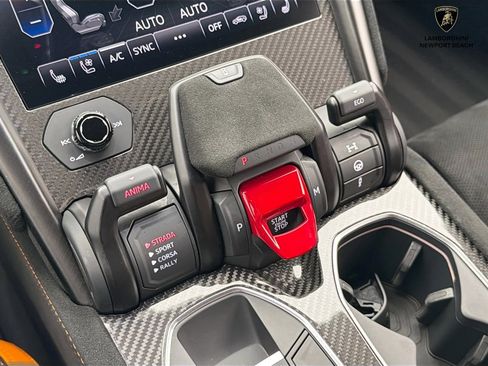 Used 2024 Lamborghini Urus Performante AWD/4WD image 47