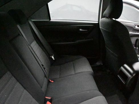 Used 2015 Toyota Camry LE image 17