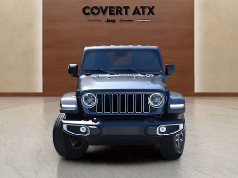 Used 2025 Jeep Wrangler Unlimited Sahara AWD/4WD image 8