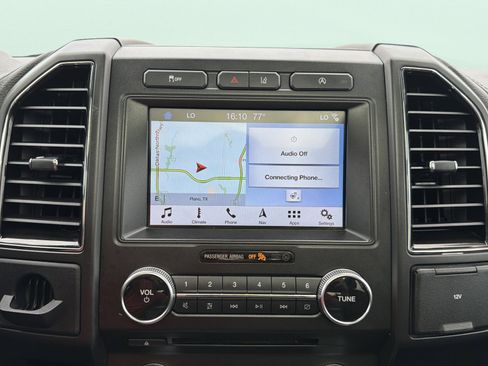 Used 2018 Ford Expedition Limited w/ Equipment Group 301A RWD image 48