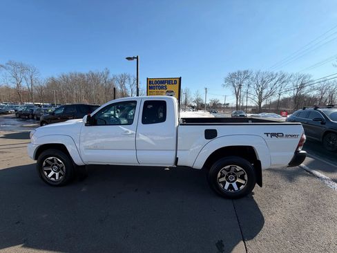 Used 2014 Toyota Tacoma 4x4 Access Cab V6 w/ TRD Sport Package image 8