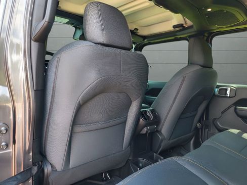 Used 2024 Jeep Gladiator Sport image 28