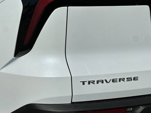 New 2026 Chevrolet Traverse LT w/ Enhanced Driving Package FWD image 28