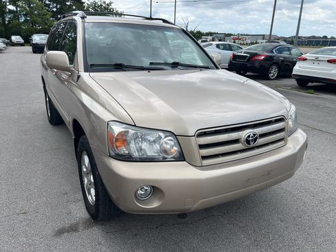 Used 2006 Toyota Highlander 4WD V6 w/ 3rd Row image 4