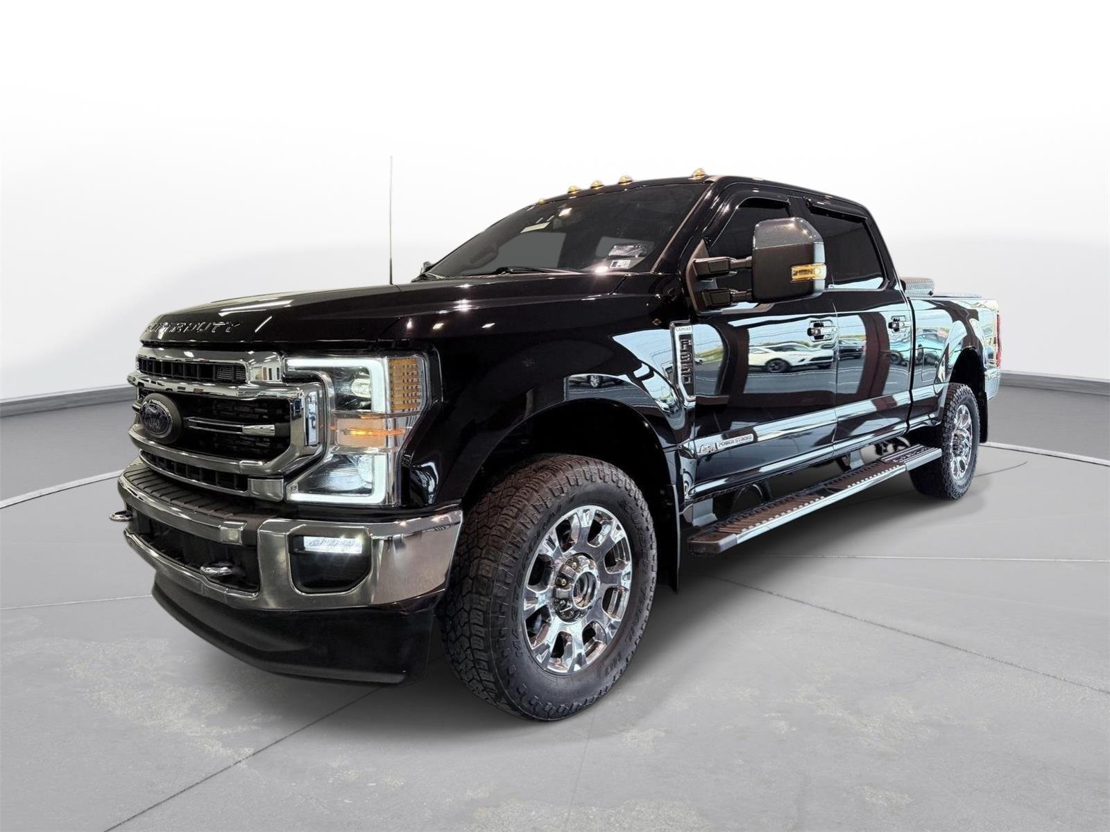 Used 2022 Ford F350 Lariat w/ Lariat Ultimate Package AWD/4WD image 2