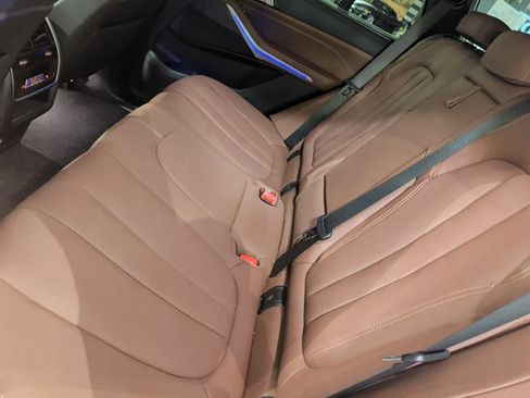 Used 2022 BMW X5 xDrive40i w/ M Sport Package AWD/4WD image 6