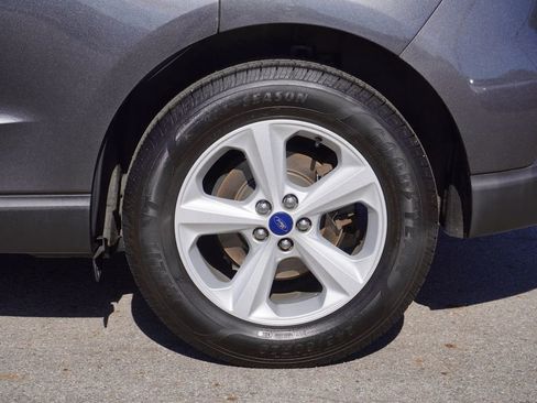 Used 2020 Ford Edge SE image 11