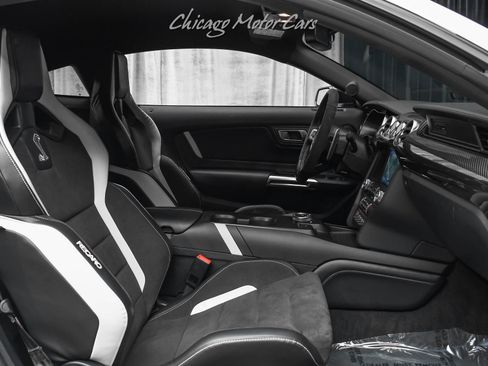Used 2022 Ford Mustang Shelby GT500 w/ Carbon Fiber Track Pack RWD image 22