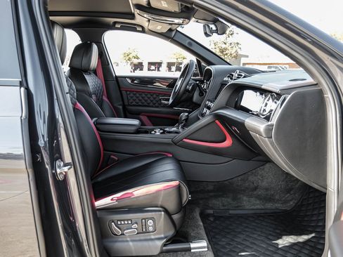 Used 2021 Bentley Bentayga Speed image 48