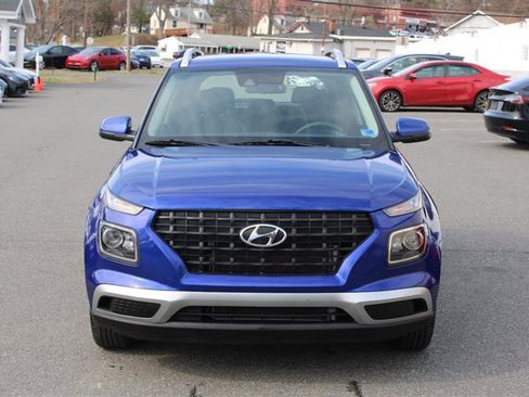 Used 2020 Hyundai Venue SEL image 3