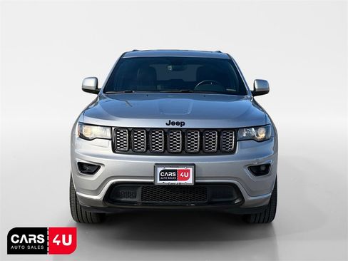 Used 2020 Jeep Grand Cherokee Altitude image 2