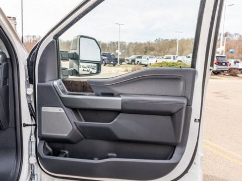 New 2026 Ford F250 Lariat w/ Black Appearance Package AWD/4WD image 25
