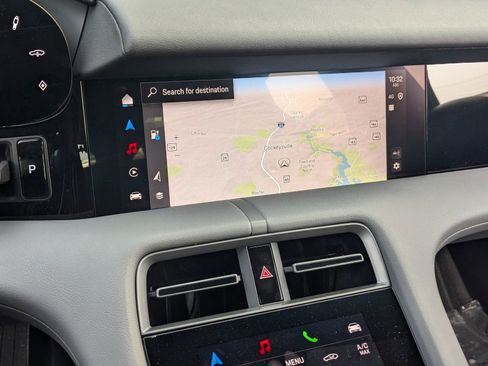 New 2025 Porsche Taycan image 18