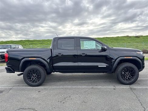 New 2026 GMC Canyon Elevation image 3