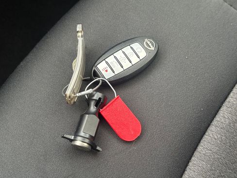 Used 2025 Nissan Altima 2.5 SV image 18