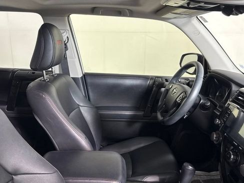 Used 2021 Toyota 4Runner Venture w/ Moonroof Package AWD/4WD image 32