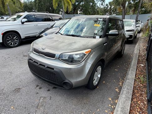 Used 2016 Kia Soul w/ Convenience Package FWD image 3