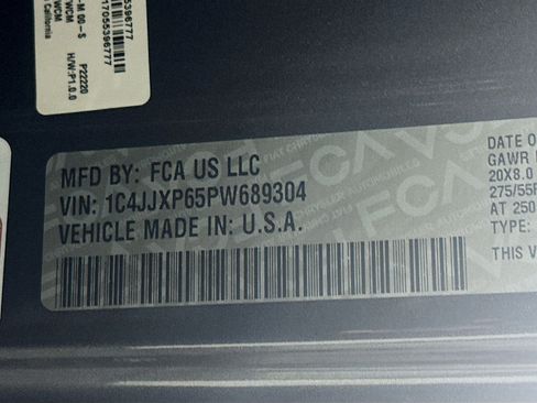 Used 2023 Jeep Wrangler Sahara w/ Cold Weather Group image 12