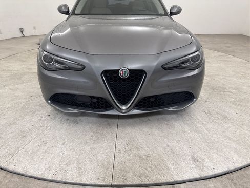 Used 2019 Alfa Romeo Giulia Ti w/ Quick Order Package 22Z Lusso RWD image 17