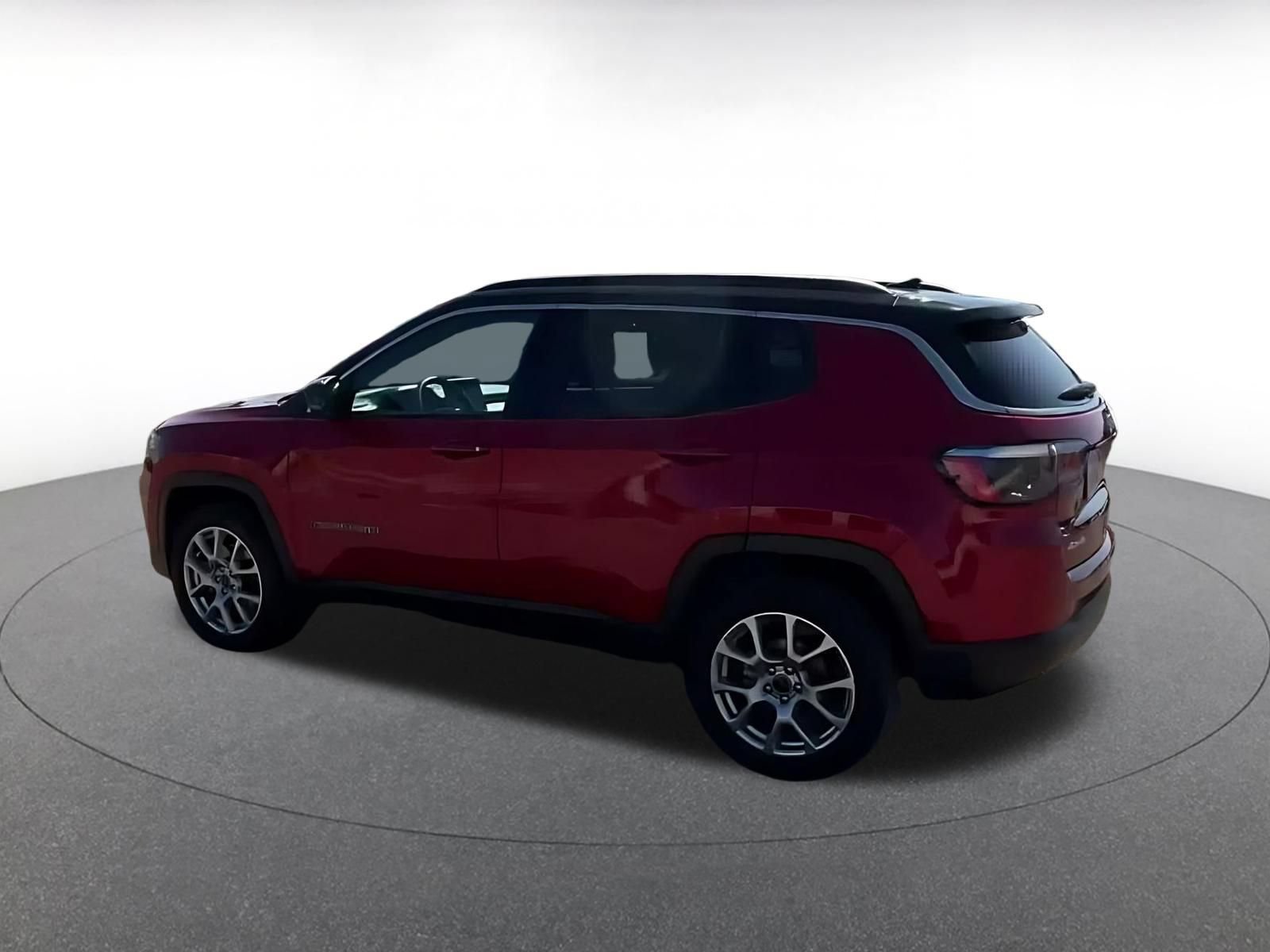 Used 2025 Jeep Compass Limited AWD/4WD image 7