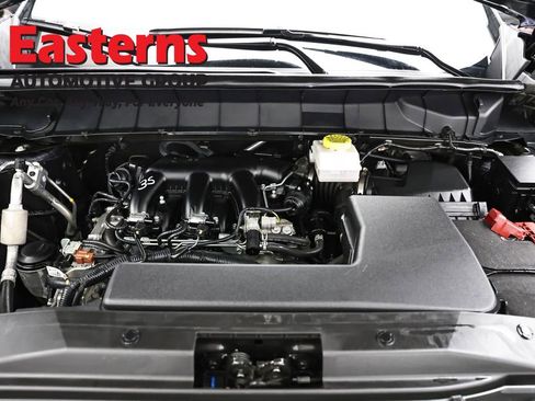 Used 2025 Nissan Pathfinder SV FWD image 7